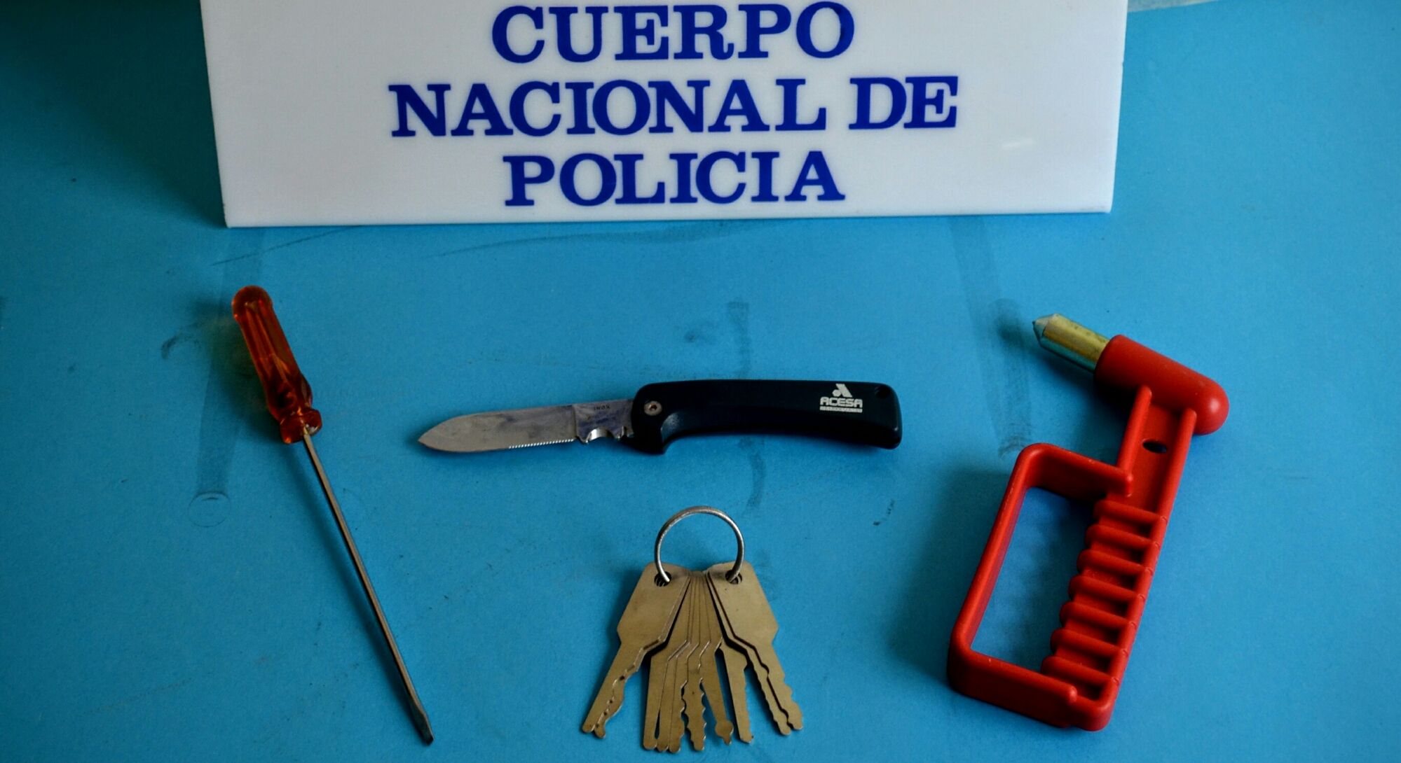 La Policía Nacional detiene en Linares a un hombre que se introducía en los domicilios escalando sus paredes