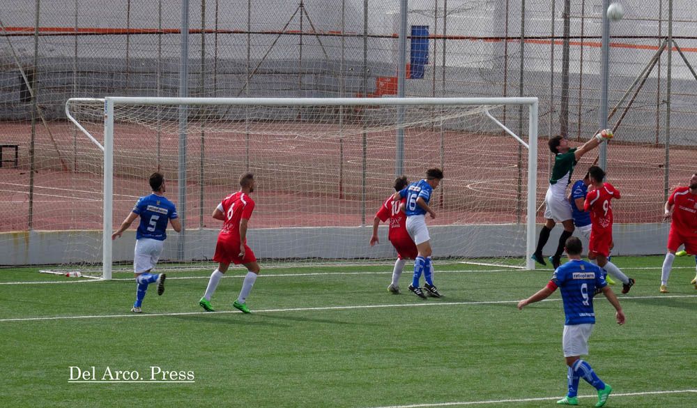 LINARES DEPORTIVO B: «LOS AZULILLOS PIERDEN LA IMBATIBILIDAD»