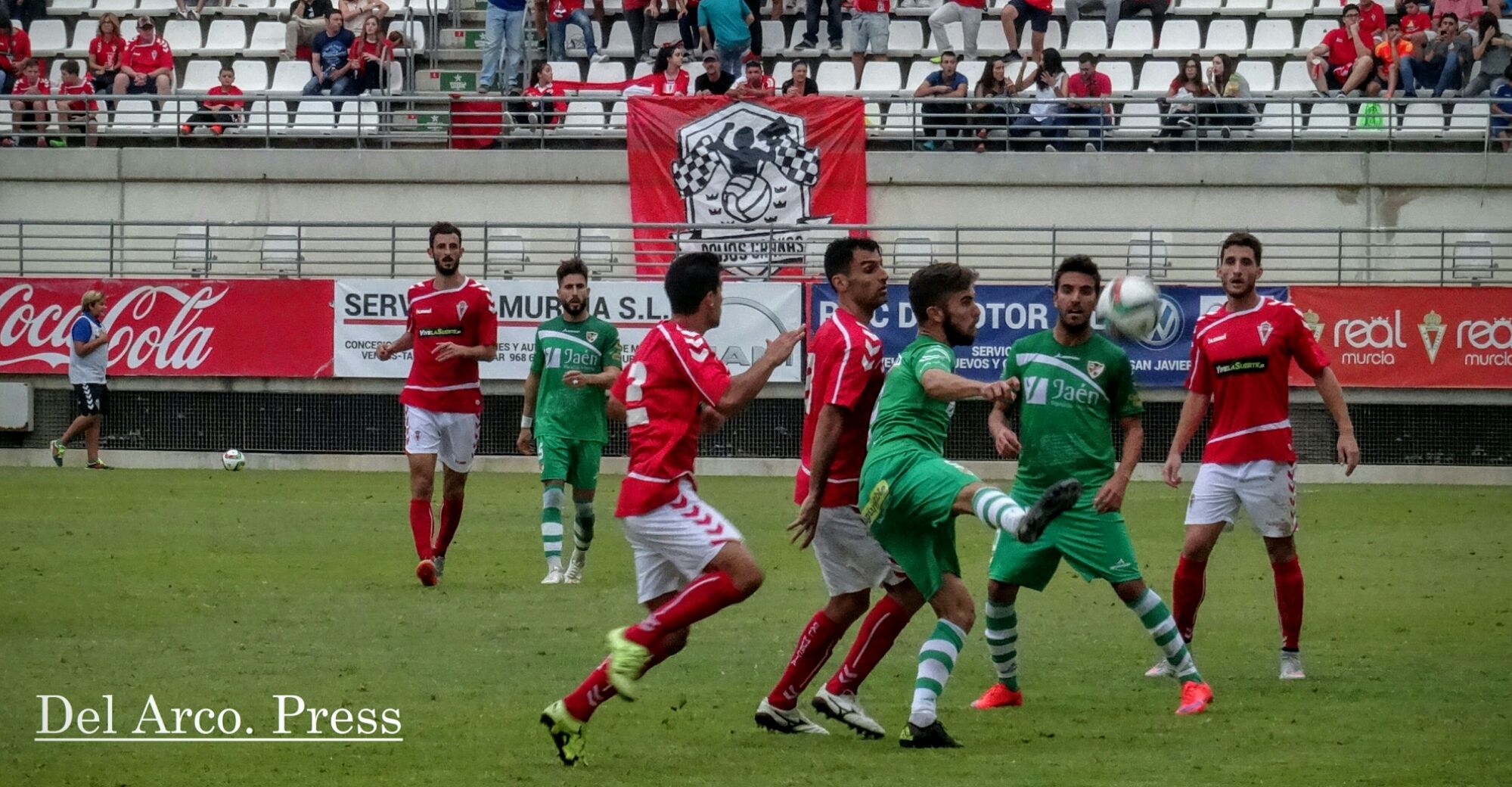 LOS AZULILLOS SACAN UN PUNTO EN UN CAMPO DE PRIMERA