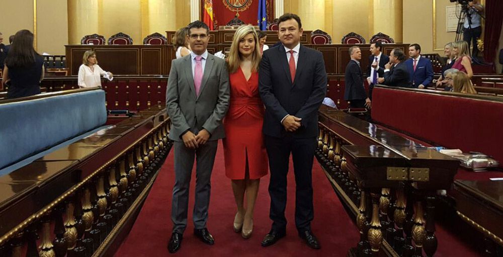 Laura Berja toma posesión de su escaño en el Senado