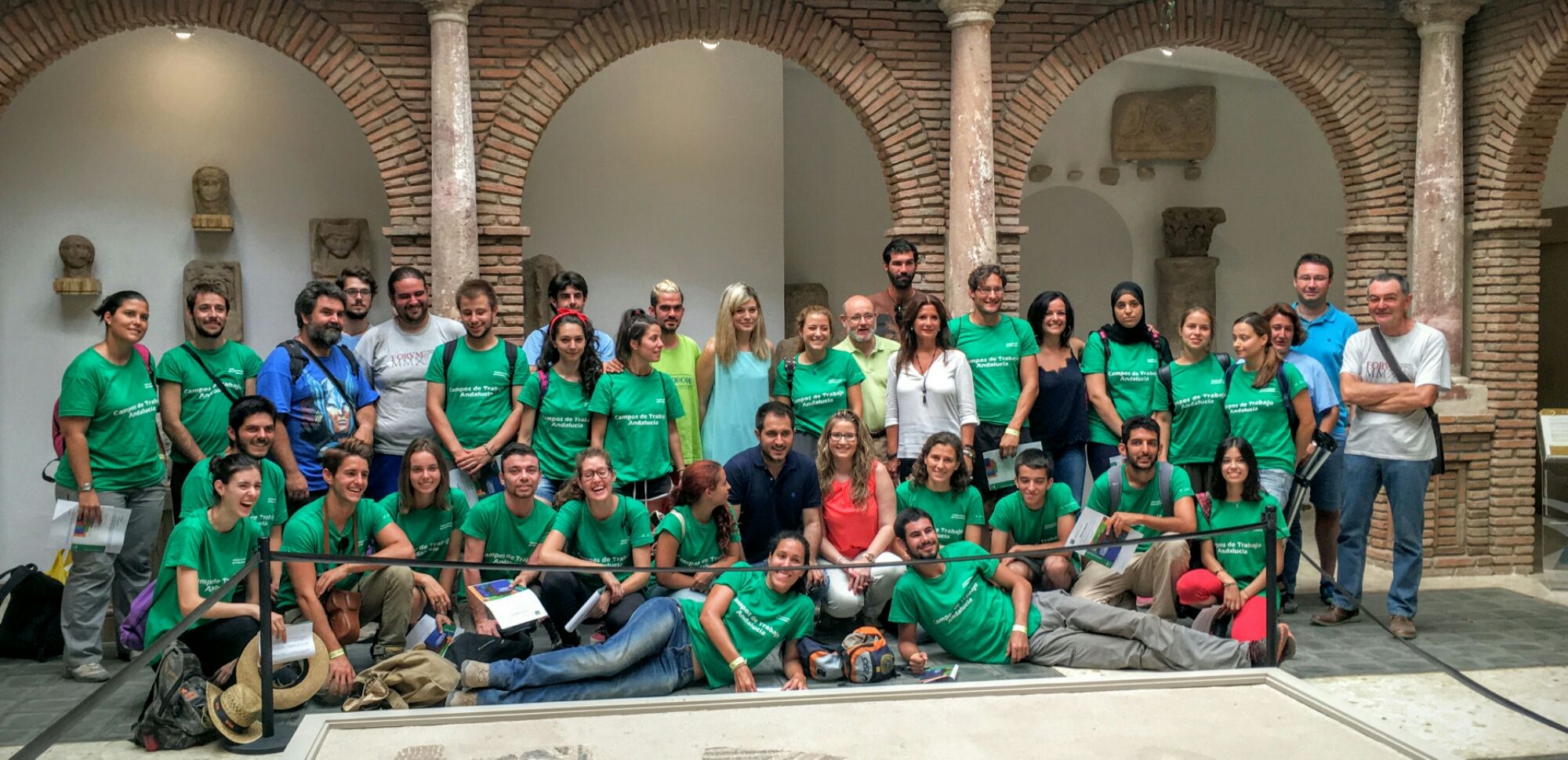 El director del IAJ clausura el Campo de Trabajo del Yacimiento Arqueológico de Cástulo en el que han participado 25 jóvenes