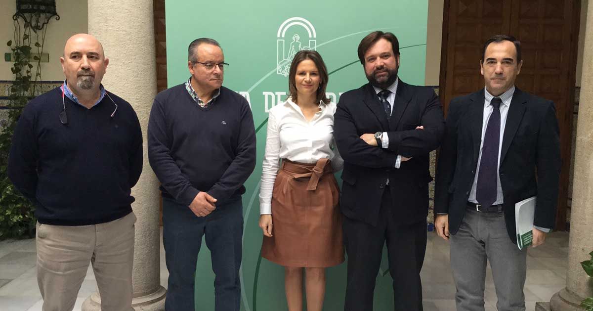 La Junta aboga por impulsar la industria en Jaén, fortaleciendo y siendo referentes en sectores como el AOVE o el plástico