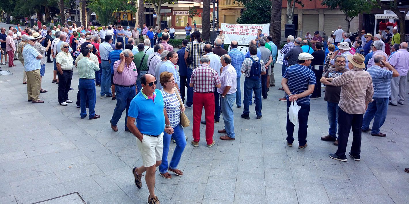 Los pensionistas continuarán se protesta cada lunes en Linares