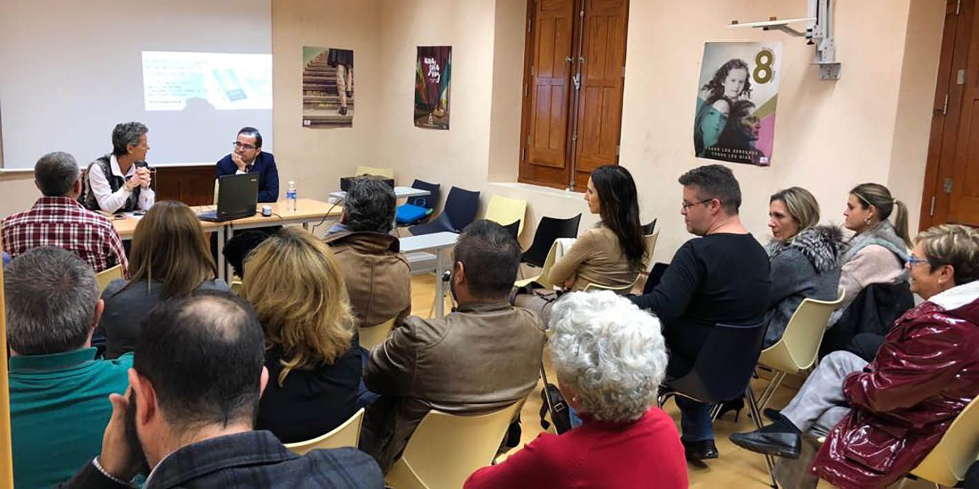 Ciudadanos Linares muestra la importancia de las nuevas tecnologías para prevenir la violencia hacia las mujeres