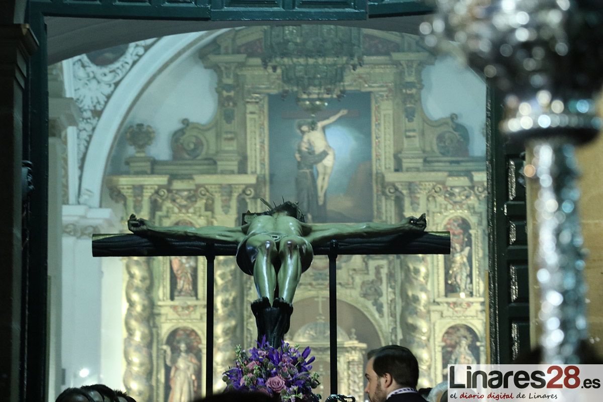 VÍDEO | Linares vive su tradicional Vía Crucis de Cuaresma