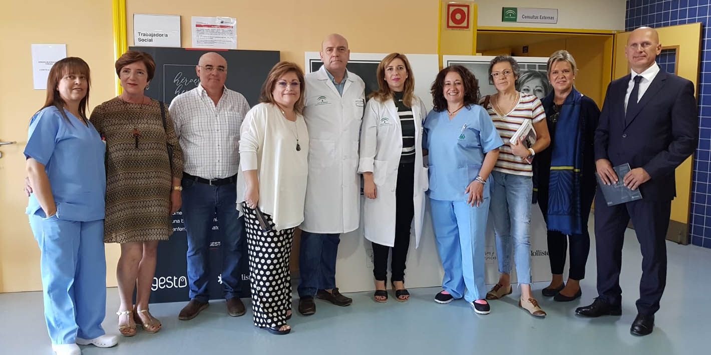 El Hospital de Linares acoge la exposición ‘Héroes y Heroínas’ sobre pacientes ostomizados