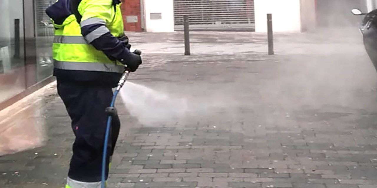 CRISIS CORONAVIRUS | Los agricultores se suman desde hoy a la desinfección en las barriadas de Linares