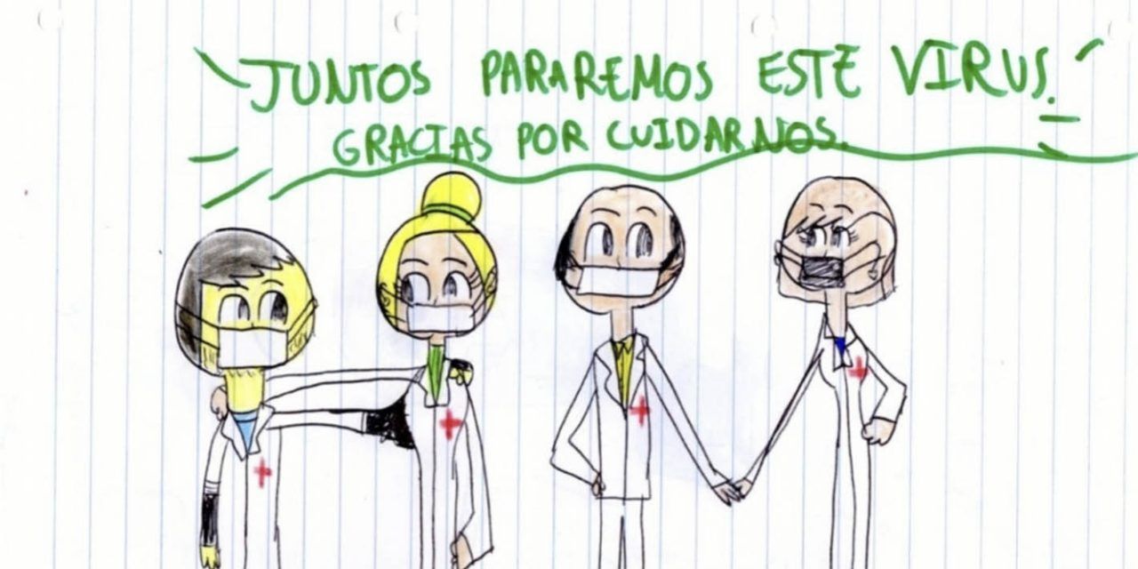 El Hospital de Linares entrega cartas de niños a pacientes y profesionales frente al Covid-19