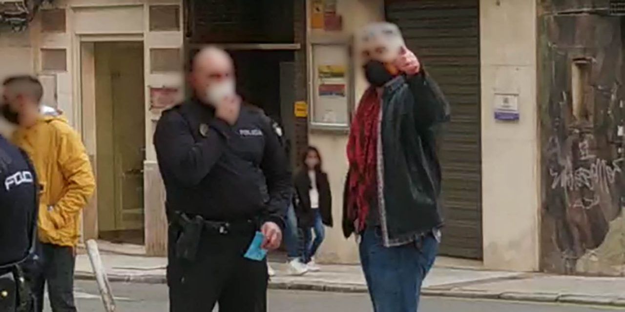 SUCESOS | Los dos policías detenidos por la brutal agresión en la calle Espronceda pasarán hoy a disposición judicial