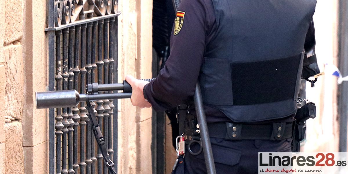 La Policía Nacional reconoce el uso «por error» de munición real en los disturbios de Linares