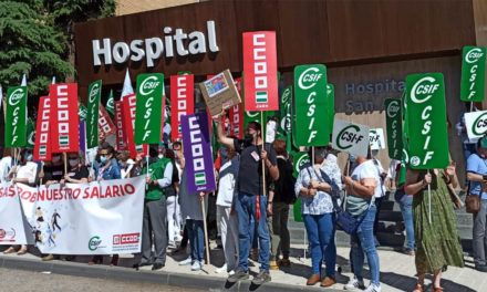 VÍDEO | CSIF reclama en Linares el pago pendiente del Complemento de Rendimiento Profesional de 2019 y lamenta el “maltrato” al personal del SAS