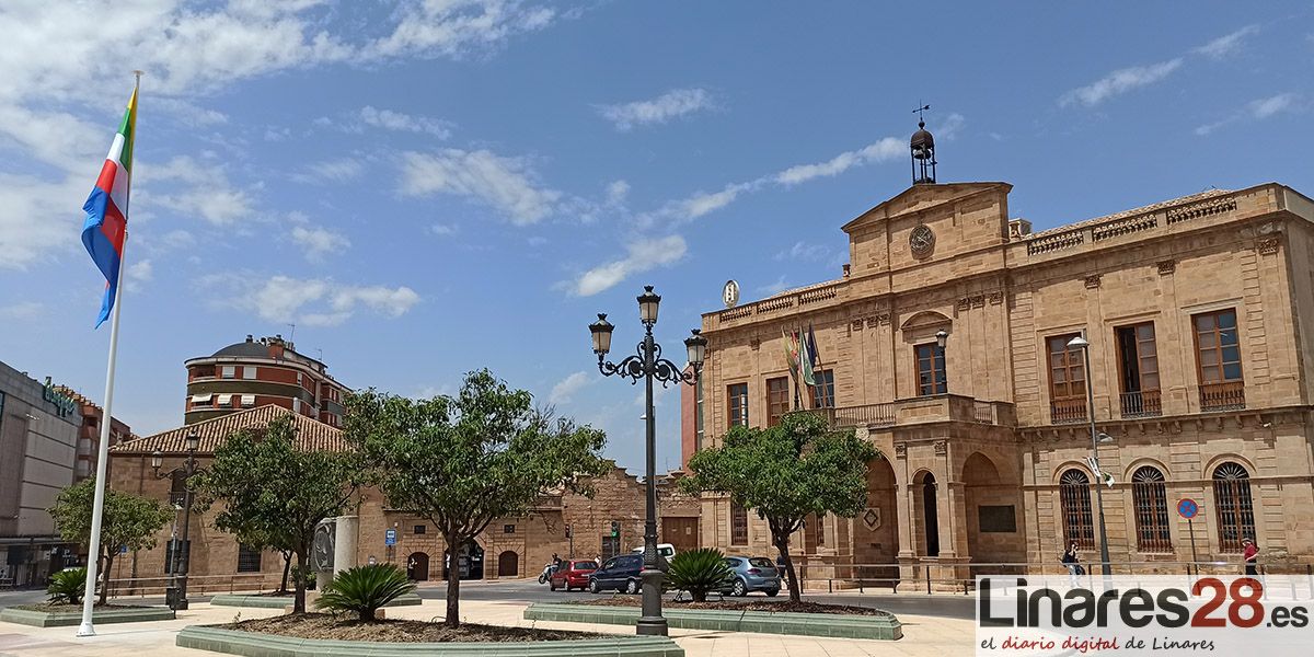 CSIF, UGT y USPLB satisfechos con el acuerdo para los trabajadores del Ayuntamiento de Linares  y el PSOE lo califica de «propuesta-timo»