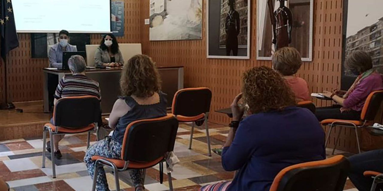 El IAM presenta en Jaén el Plan estratégico para la igualdad de mujeres y hombres que busca frenar las brechas de género en Andalucía