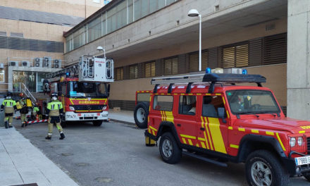 Espectacular simulacro de emergencia en el Hospital de Linares