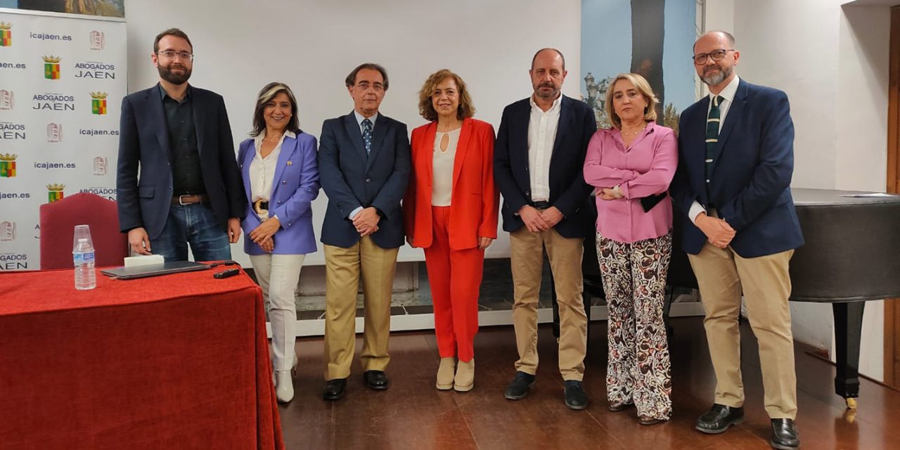 El Colegio de Abogados de Jaén organiza una ponencia de la magistrada del Tribunal Supremo, Ana María Ferrer, en Linares