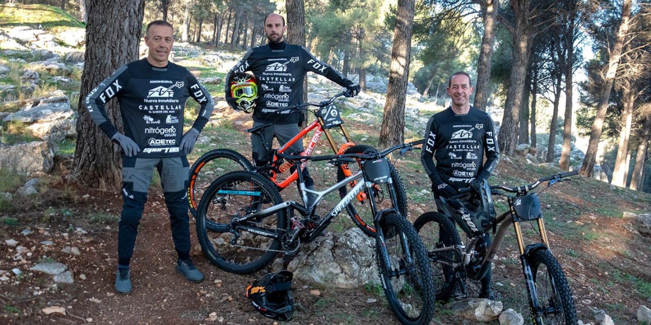 Representación linarense en el Campeonato del Mundo de Descenso MTB Master 2023