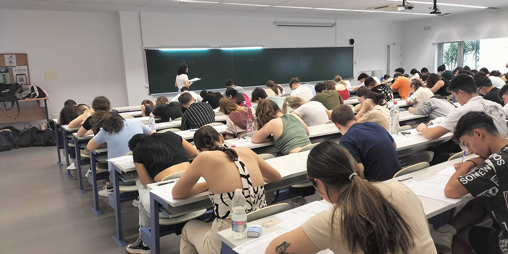 Comienza la Prueba de Evaluación para el Acceso y Admisión a la Universidad (PEvAU) en Linares