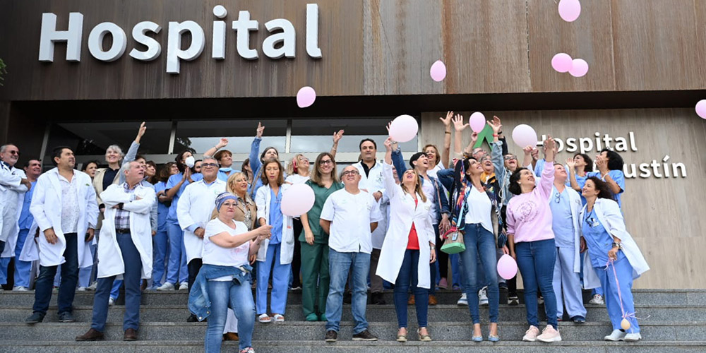 Manifiesto por la lucha contra el Cáncer de Mama a las puertas del Hospital de Linares