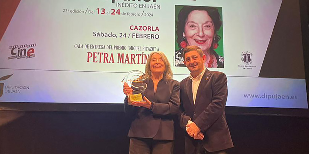 La actriz linarense Petra Martínez recibe el Premio Miguel Picazo