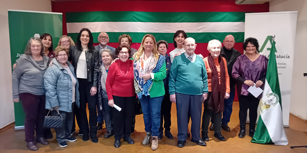 Encuentro intergeneracional en el CPA de Linares para celebrar el Dia de Andalucía