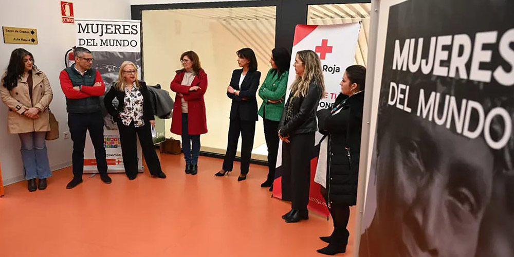 El Campus de Linares inaugura la muestra ‘Mujeres del Mundo’