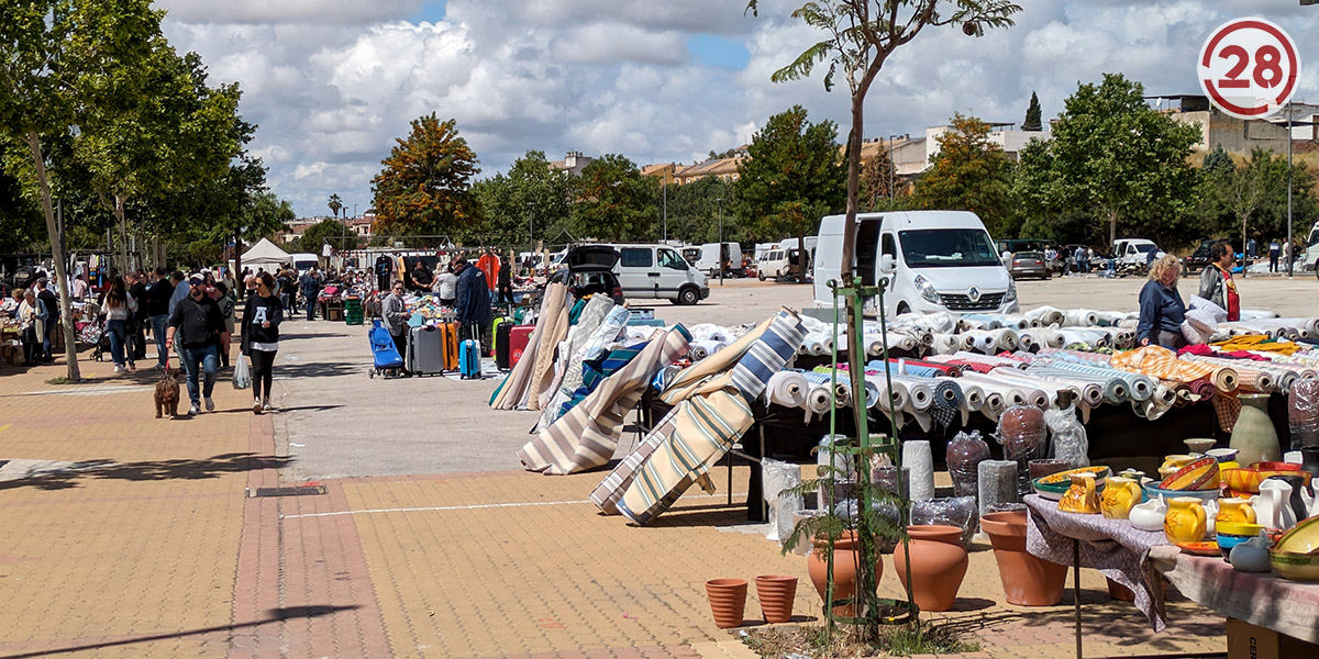 El PSOE de Linares pide una solución adecuada en la ubicación de verano del Mercadillo