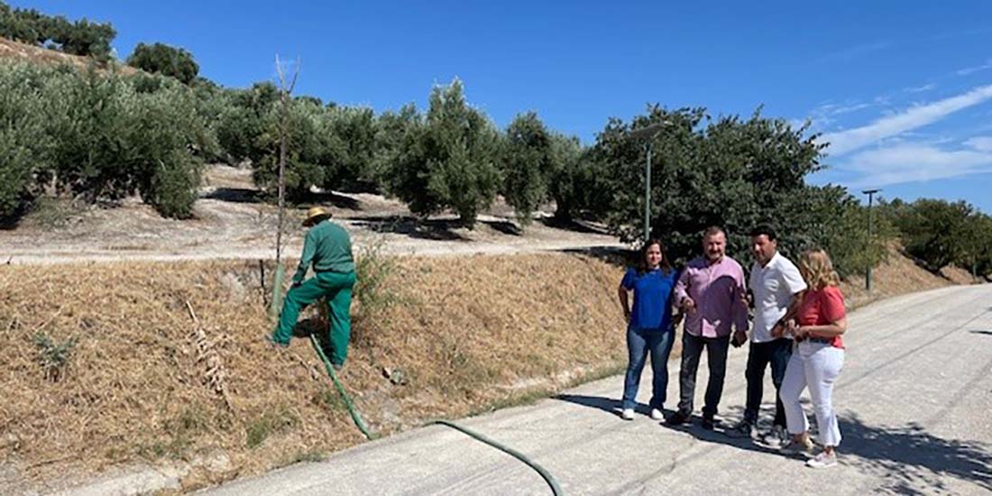 La Diputación de Jaén planta nuevos árboles en en la Via Verde del Guadalimar